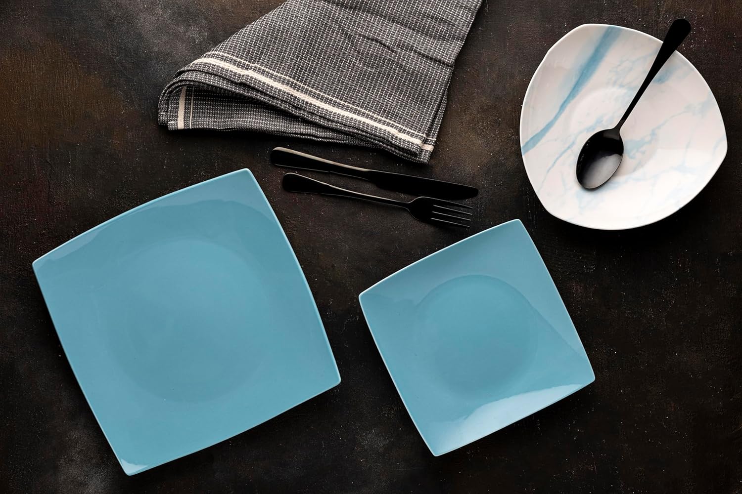 81rM3hLLewL._AC_SL1500__ibzzgx.jpg طقم عشاء بورسلين لوتس، 18 قطعة - الصورة 1